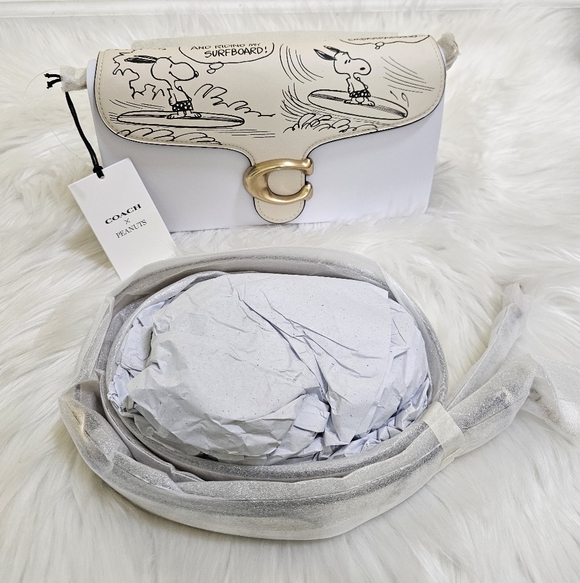 New Coach X Peanuts Tabby Shoulder Bag 26 With Newspaper Print - Picture 2 of 14